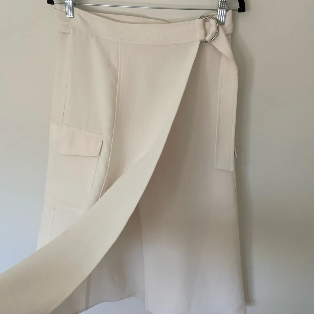 Aritzia Wilfred Hana Skirt Cream White Crepe high-rise cargo wrap midi skirt - Picture 6 of 9